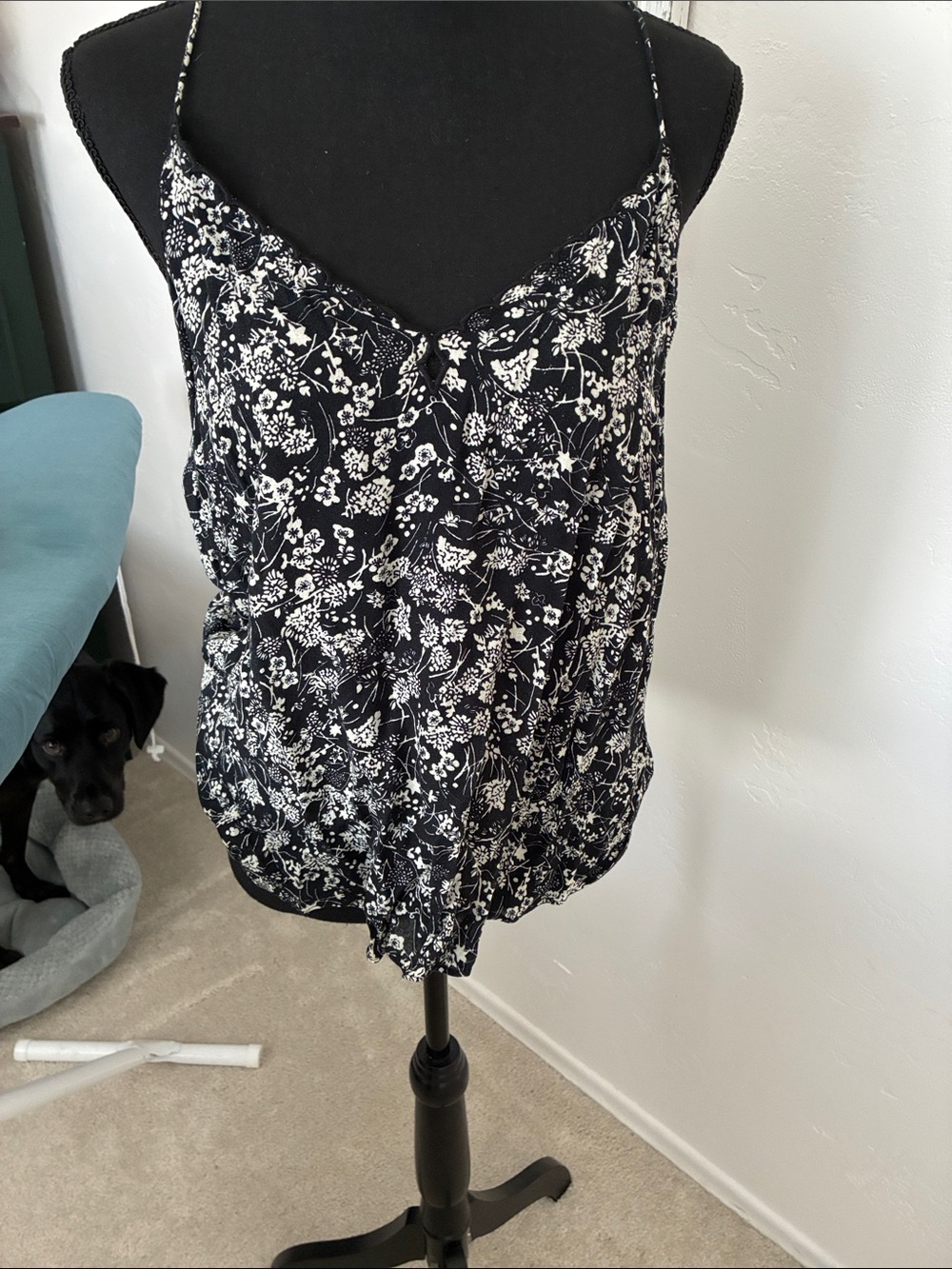 Women's Black and White Floral Spaghetti Strap Tank Top